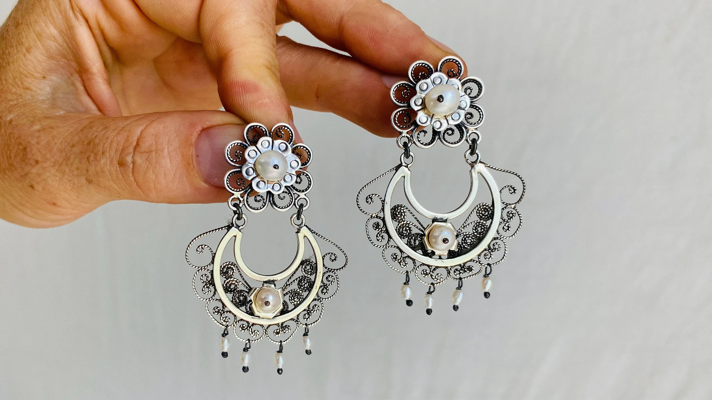 Oaxacan Filigree Earrings w/ Pearl. Sterling Silver. Mexico. Frida Kahlo. Posts. 0316