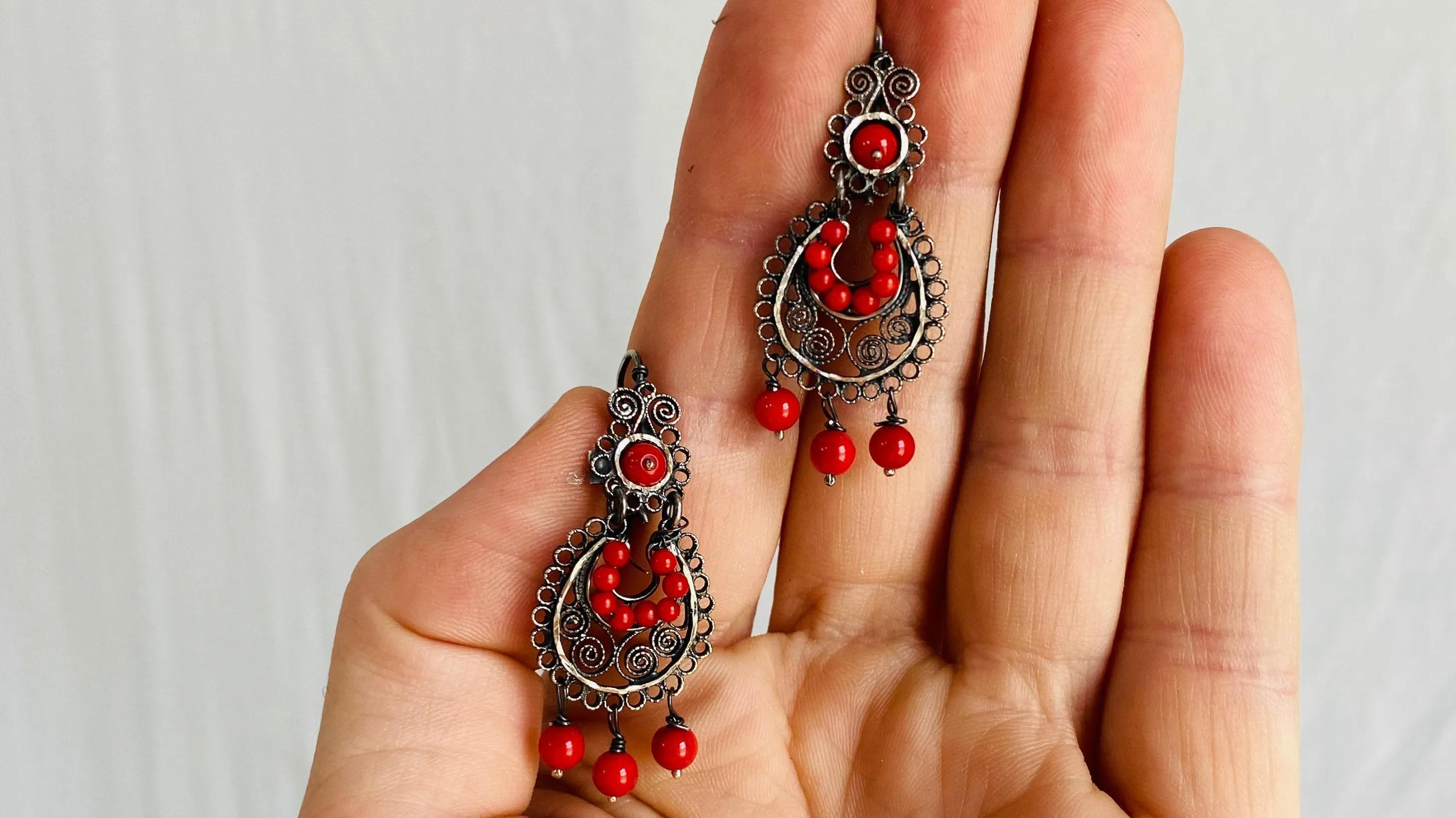 Oaxacan Filigree Earrings with Coral. Sterling Silver. Mexico. Frida Kahlo