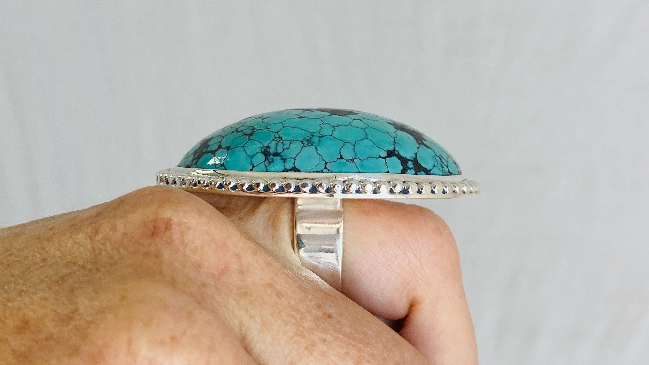 Turquoise and Silver Ring. Size 6.4.